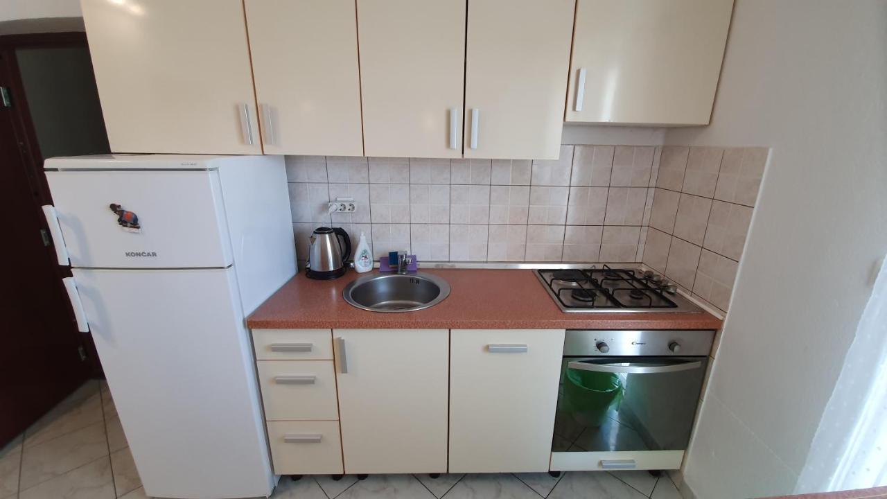 Apartments Miki Паг Экстерьер фото