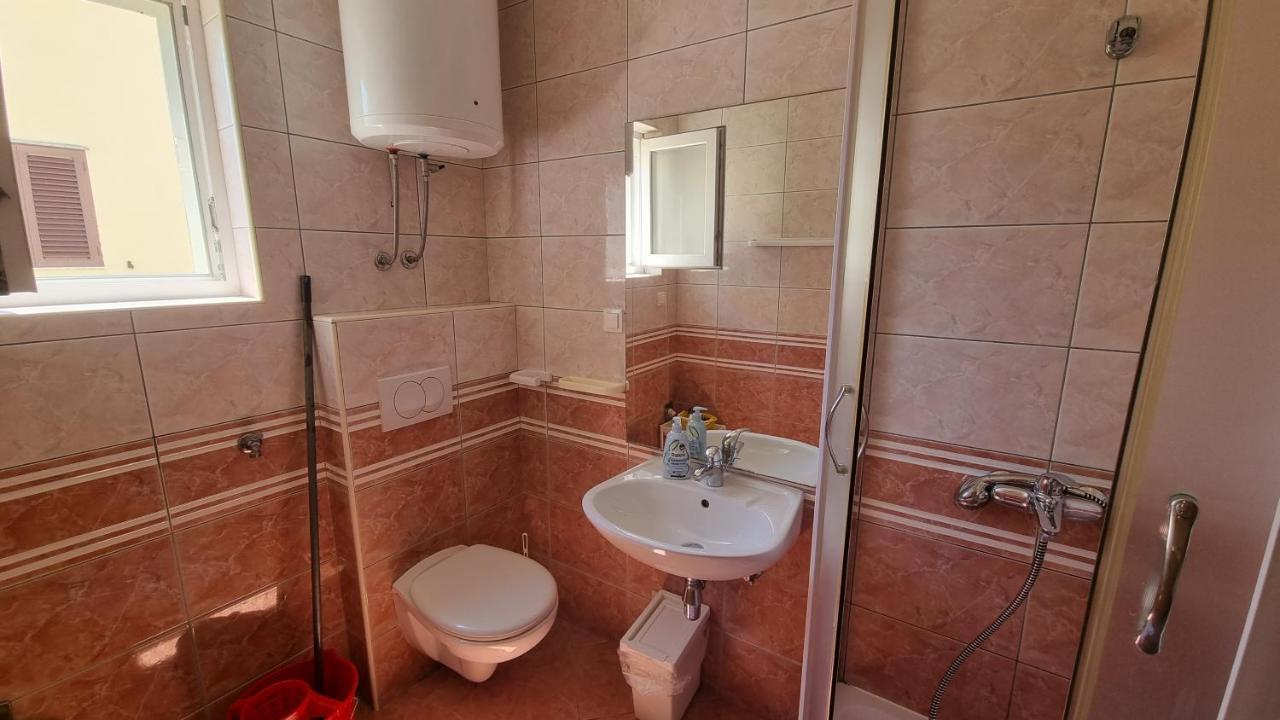 Apartments Miki Паг Экстерьер фото