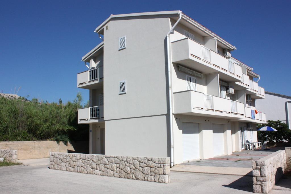 Apartments Miki Паг Экстерьер фото